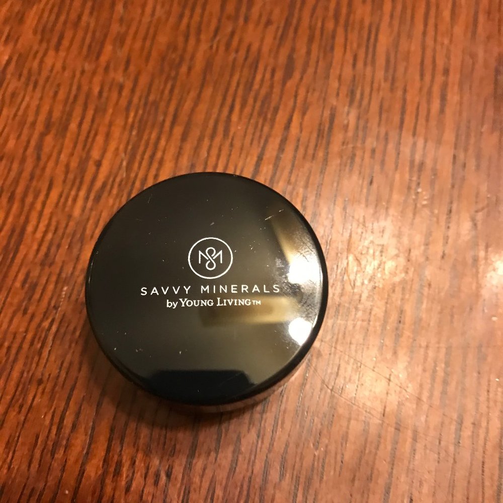 Savvy Minerals multi-tasker in Dark